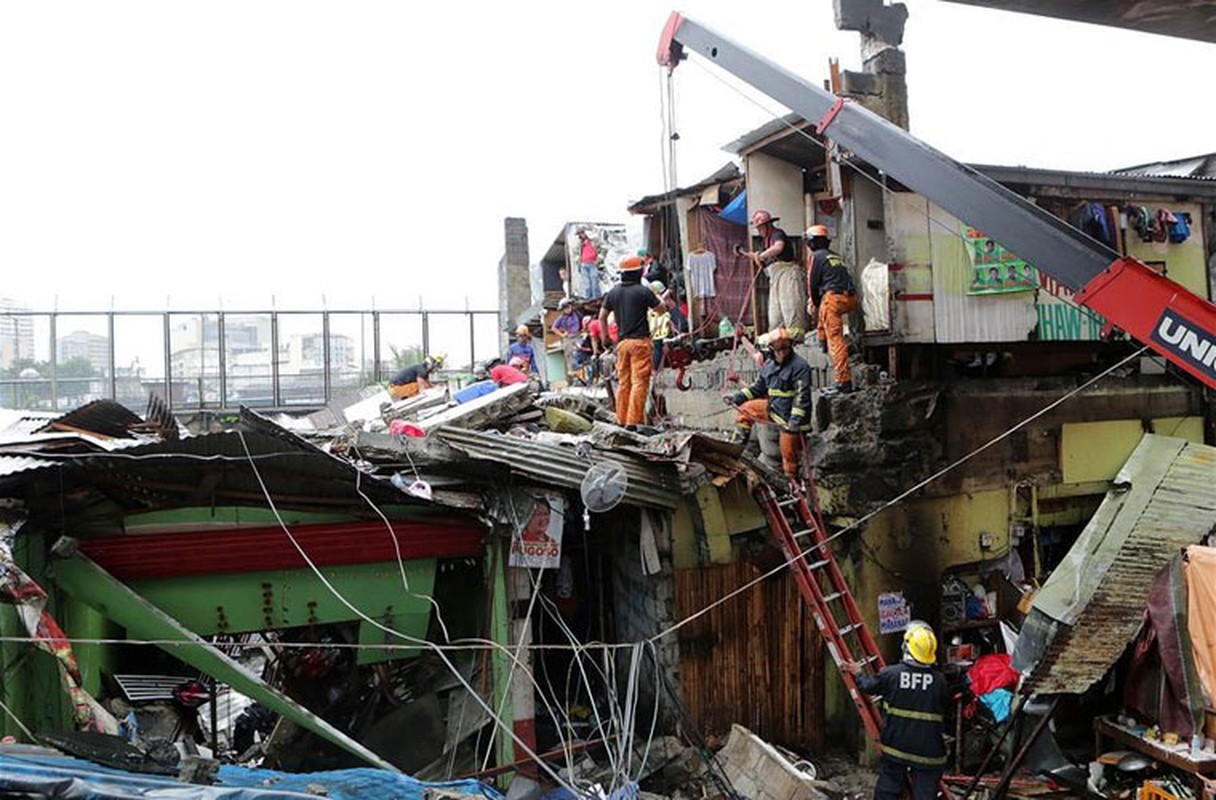 Hien truong sap tuong be tong o Manila 17 nguoi thuong vong-Hinh-8